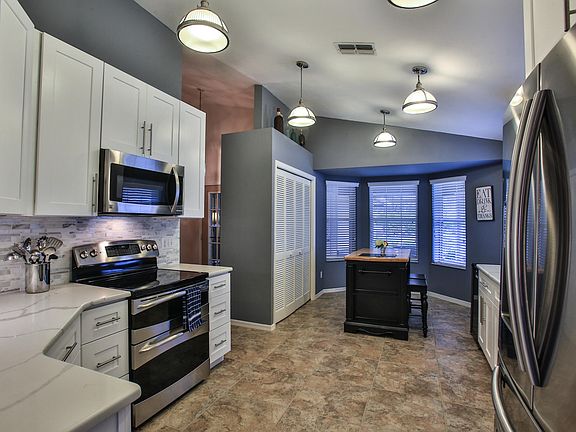 4th image of 225 Glenbriar Cir