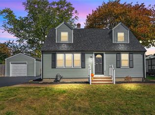 28 Ithaca St, Warwick, RI 02889