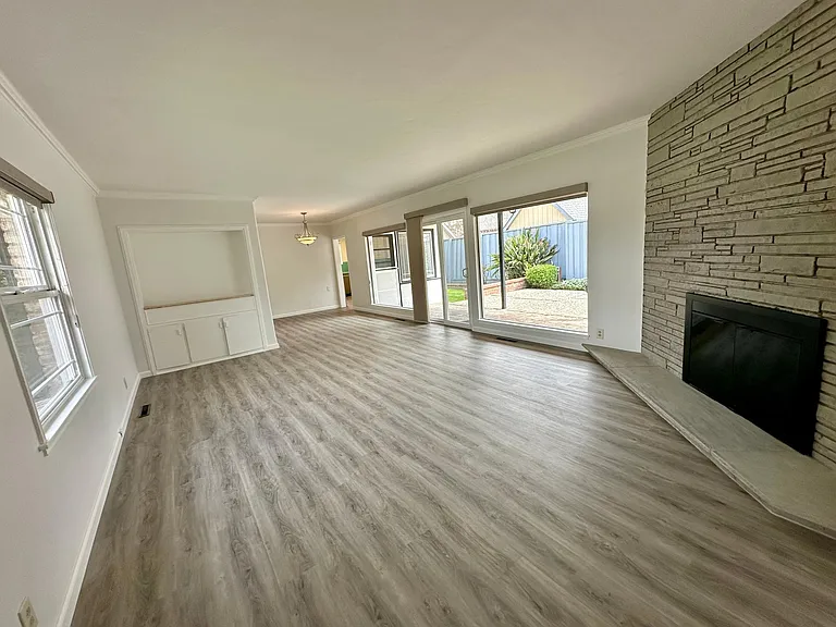 Living Room w/Fireplace