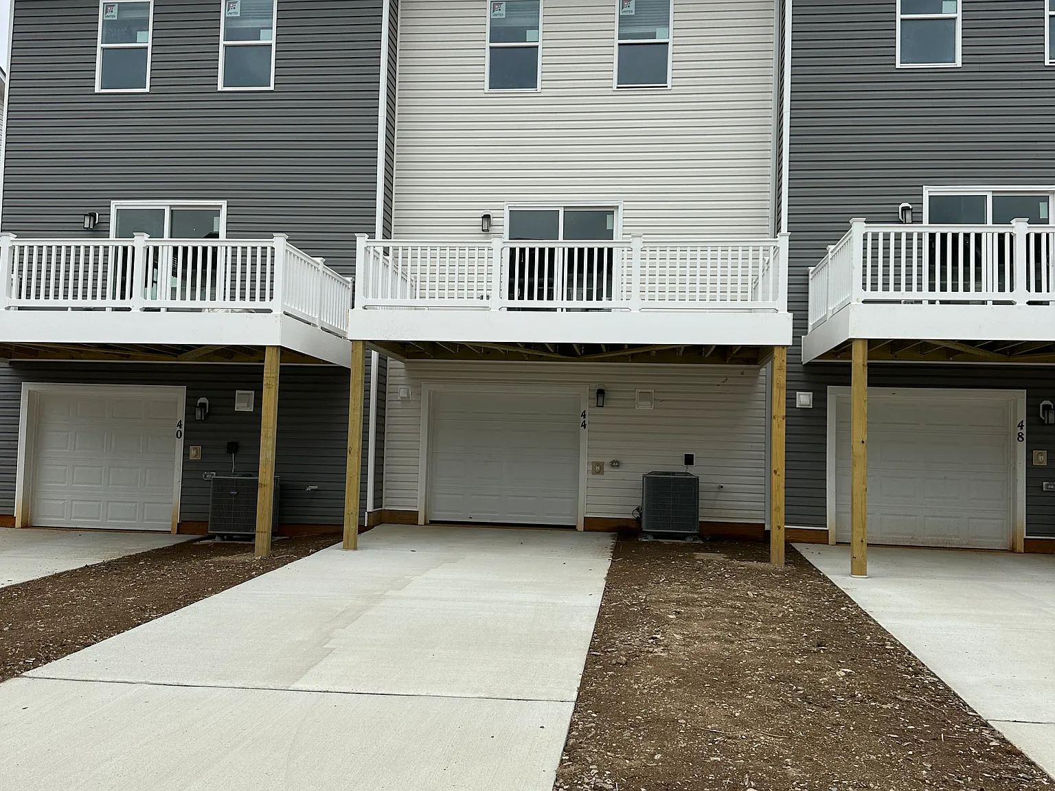 4 bed, 1905 sqft, $2,150 — Photo 2