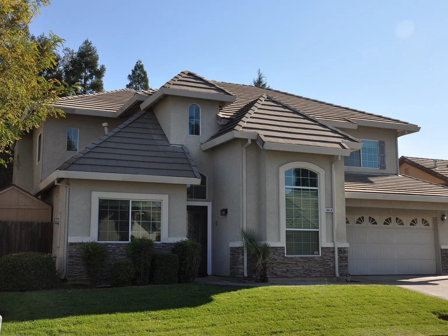 4 bed, 2400 sqft, $3,500 — Photo 1
