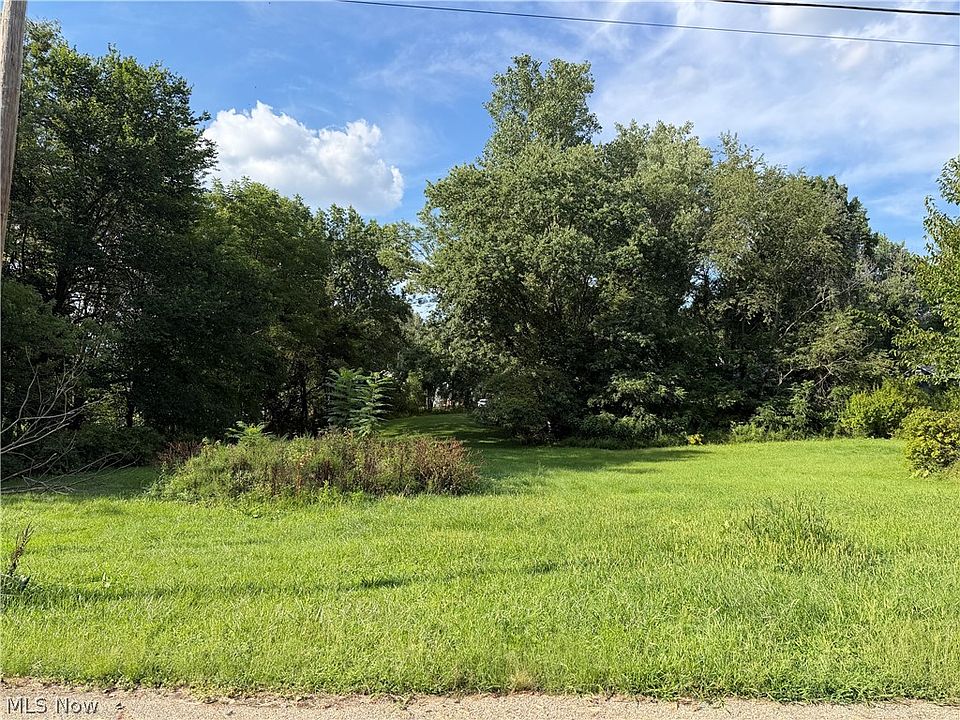 1st image of 6th St SE