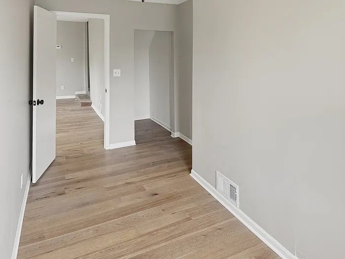 1321 Hermes Ave — Photo 15