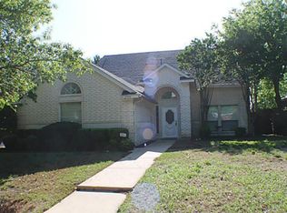 7744 Grassland Dr, Fort Worth, TX 76133
