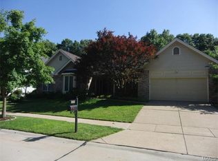 322 Turnberry Place Dr, Ballwin, MO