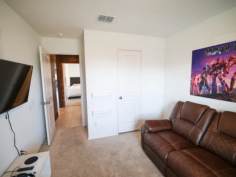 1361 Beach Dr — Photo 21