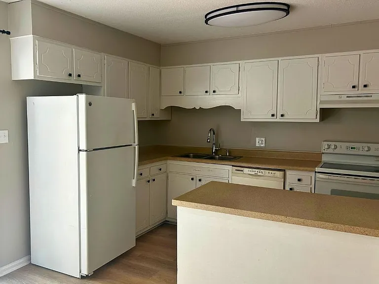 203 Northpoint Ave #D — Photo 4