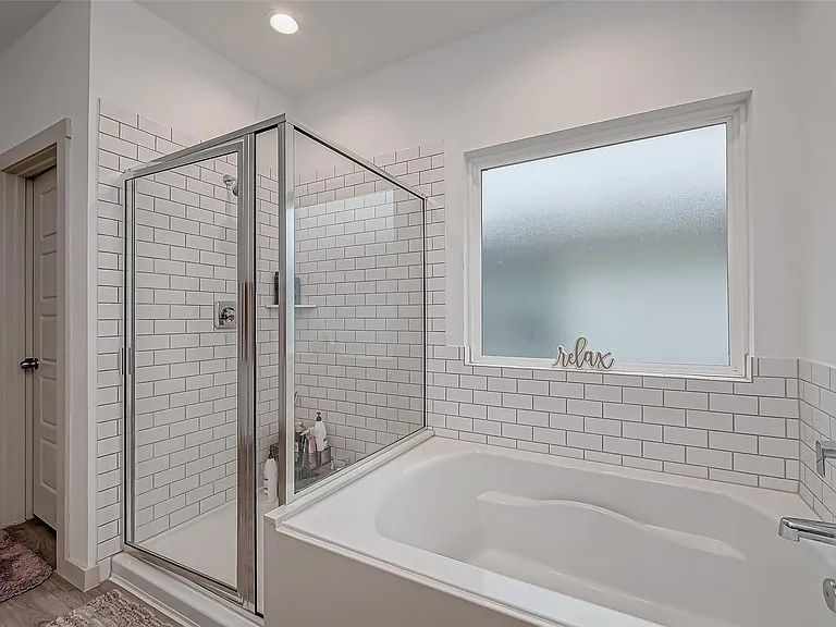 6850 Amber Cliff Ln — Photo 42
