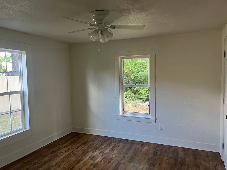 108 Brown St — Photo 6