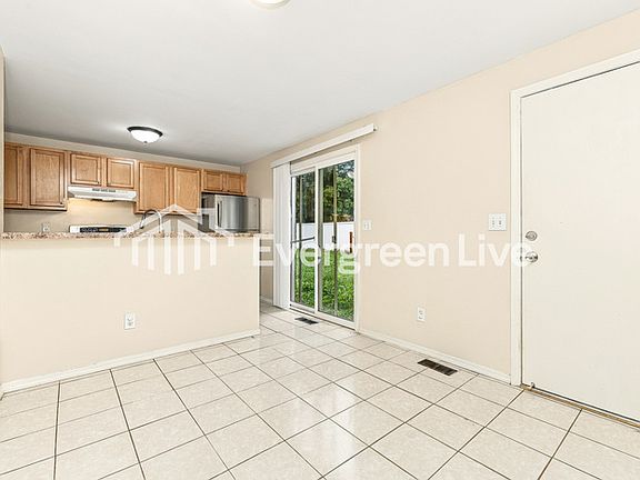 5th image of 7781 Midforest Ct