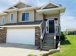 551 Rolling Hills Dr, Tiffin, IA 52340