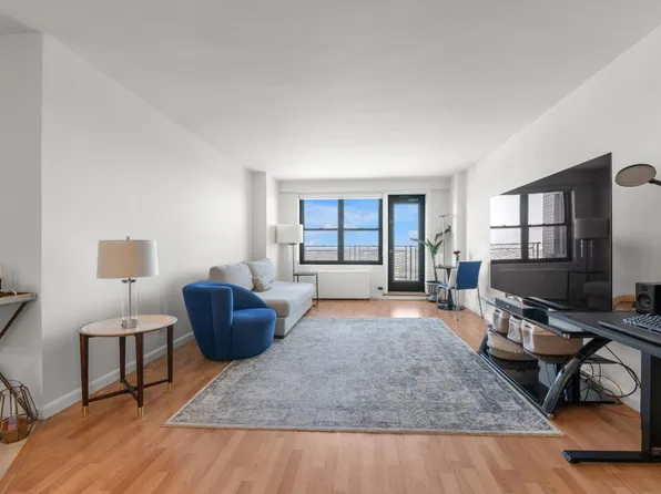 125-10 Queens Boulevard image 1 of 17