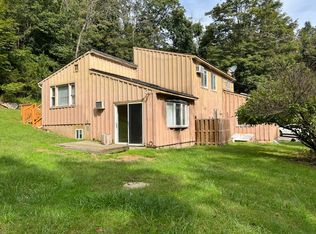 101 Magee Rd, Ringwood, NJ 07456