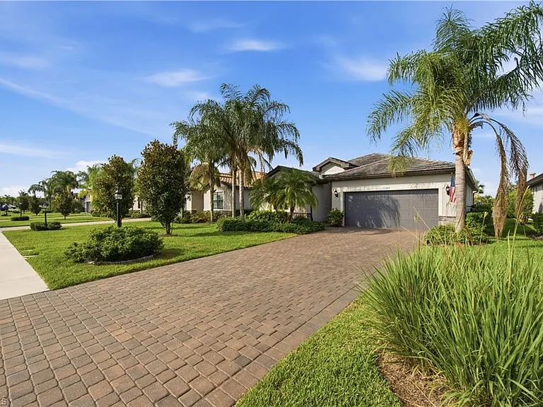 19584 Utopia Ln — Photo 38