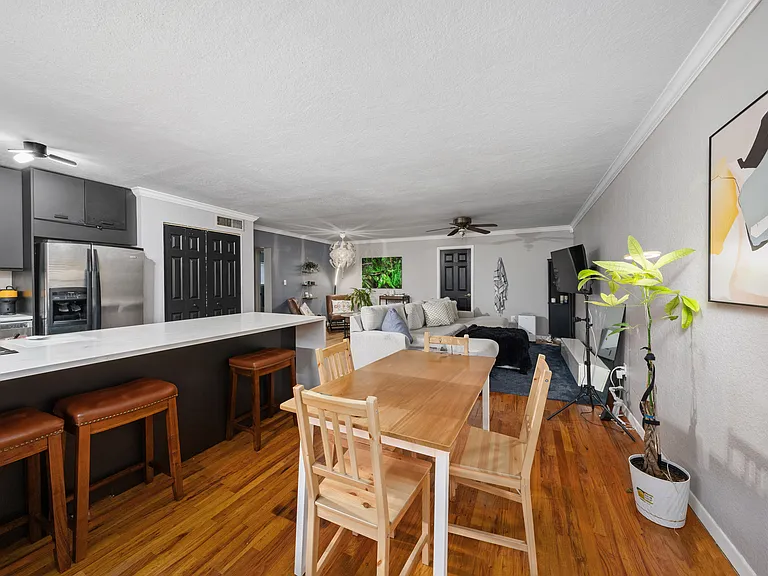 320 Lakeview St #323 — Photo 8