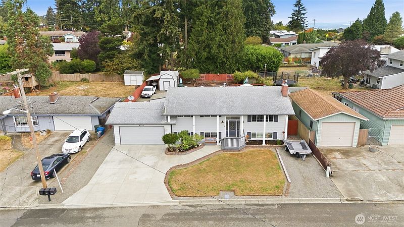 3rd image of 4228 S 250th Street