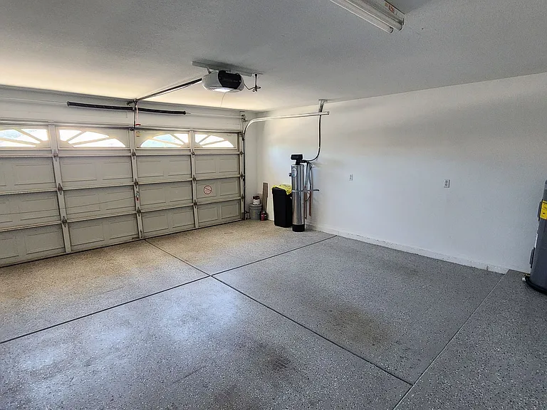 1382 E Butler Cir — Photo 22
