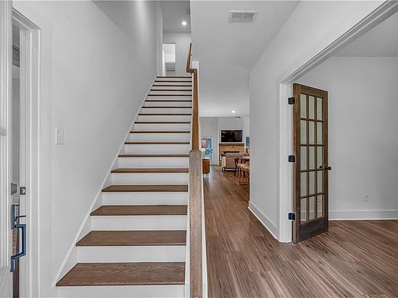 3rd image of 50 Puckett Rd