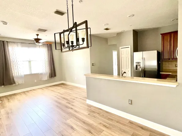 3454 Parkridge Cir, Sarasota, FL