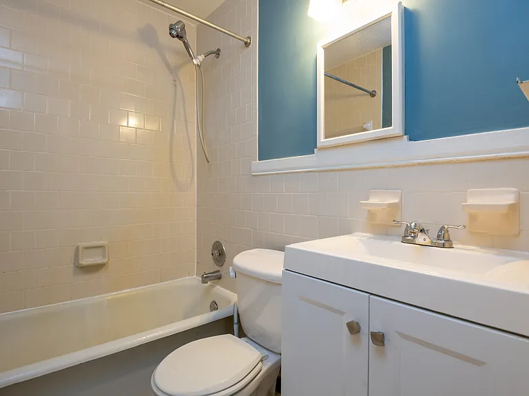 931 N Edgewood St — Photo 13