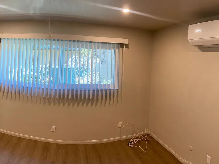 503 N Ventura Street Apt 5 Bedroom 1_06182025