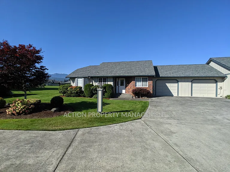 882 N Oxford Way — Photo 2