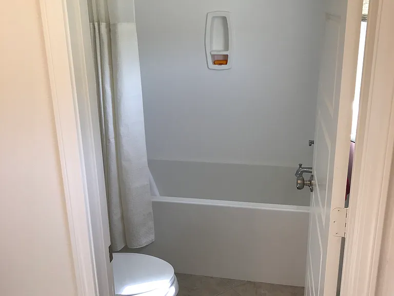 108 S Saticoy Ave #C — Photo 17