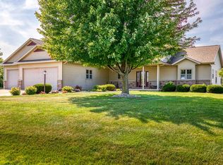 8051 Tribute Dr, Neenah, WI 54956