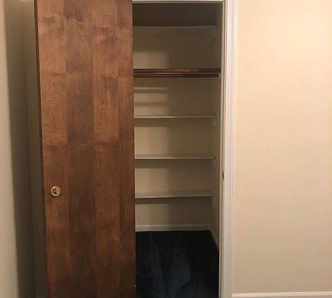 4th image of 12 Fawn Ln