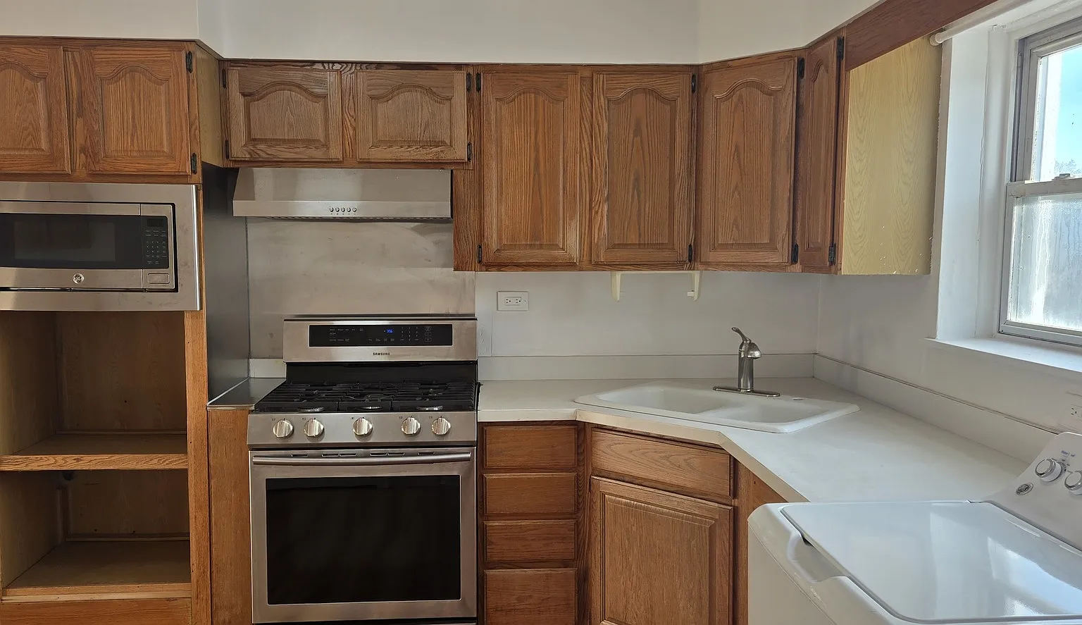 2 bed, 1.5 bath, 1100 sqft, $2,000 — Photo 4