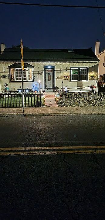 2nd image of 17 N Main St