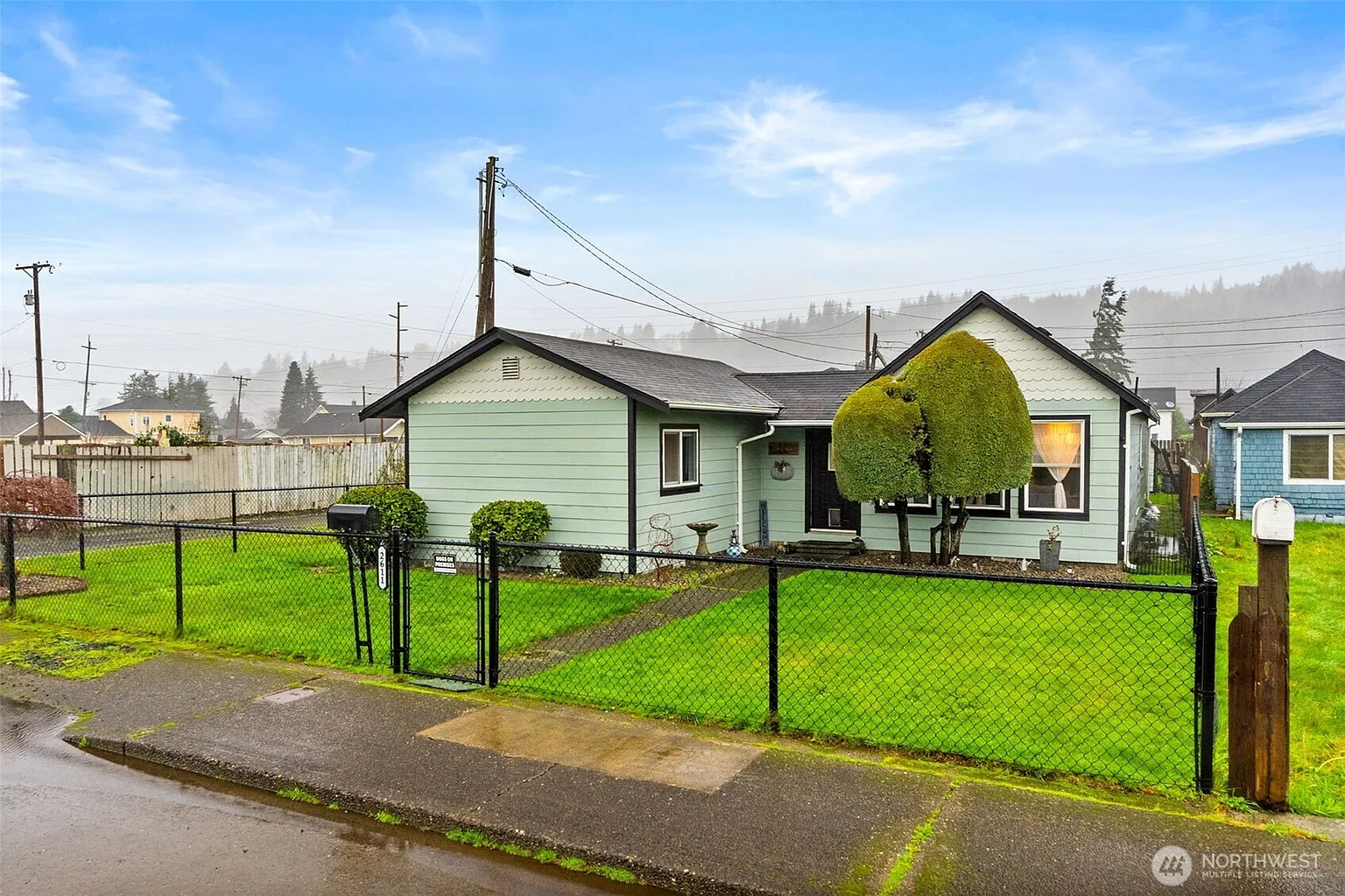 2611 Bay Avenue photo 1