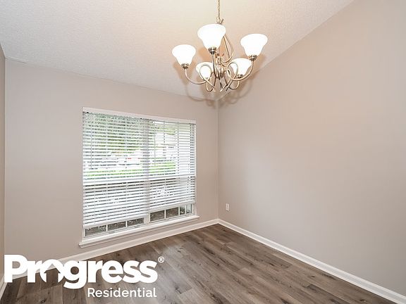 5th image of 8276 Abbeyfield Dr