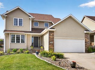1326 Parkhill Dr, Norwalk, IA 50211