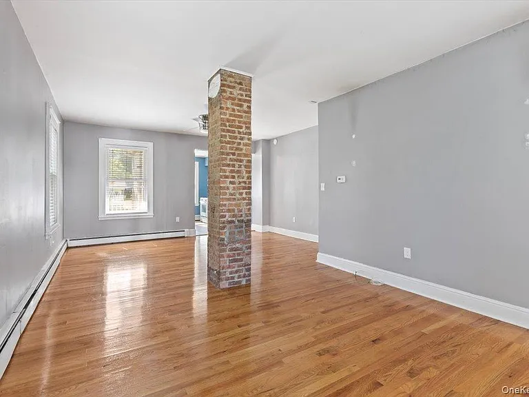 13 Cherry Ave — Photo 2