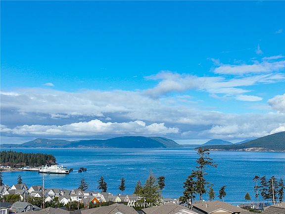 Imagine enjoying these views on a daily basis and the sunsets are everchanging and amazing!