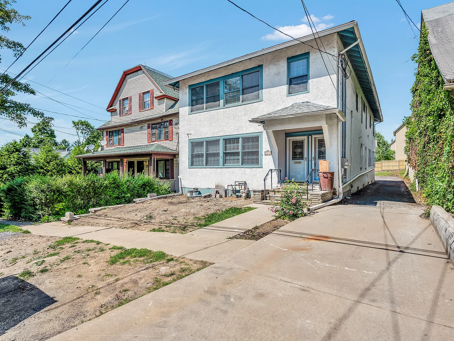 3 bed, 1000 sqft, $1,950 — Photo 1