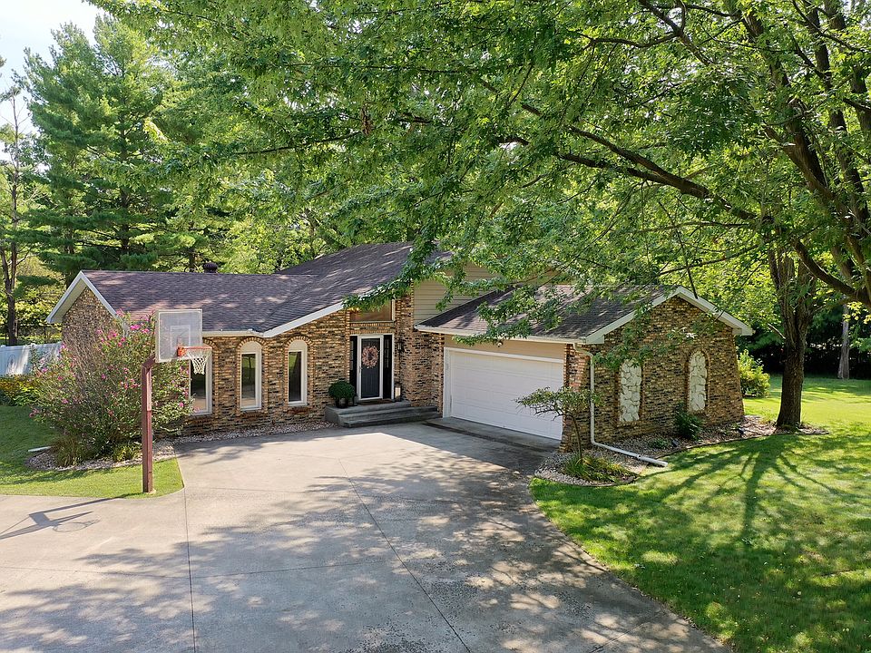 1st image of 1456 Guildford Dr