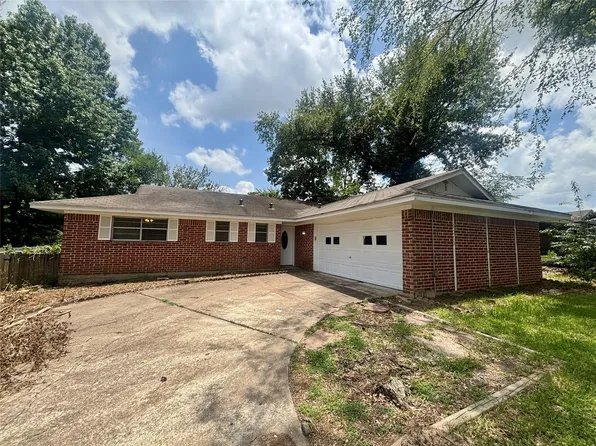 2013 Oaklawn Dr, Conroe, TX 77304