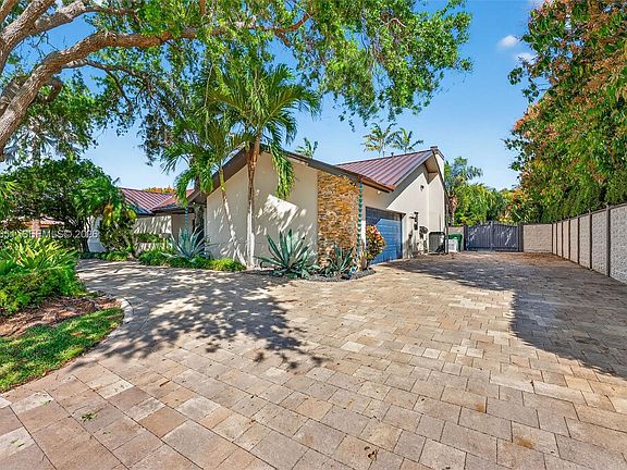 3rd image of 8263 SW 160th St