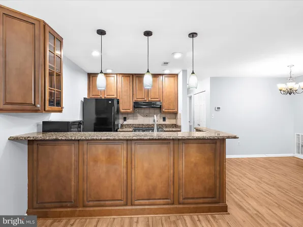 206 Water Fountain Ct Unit 201, Glen Burnie, MD 21060