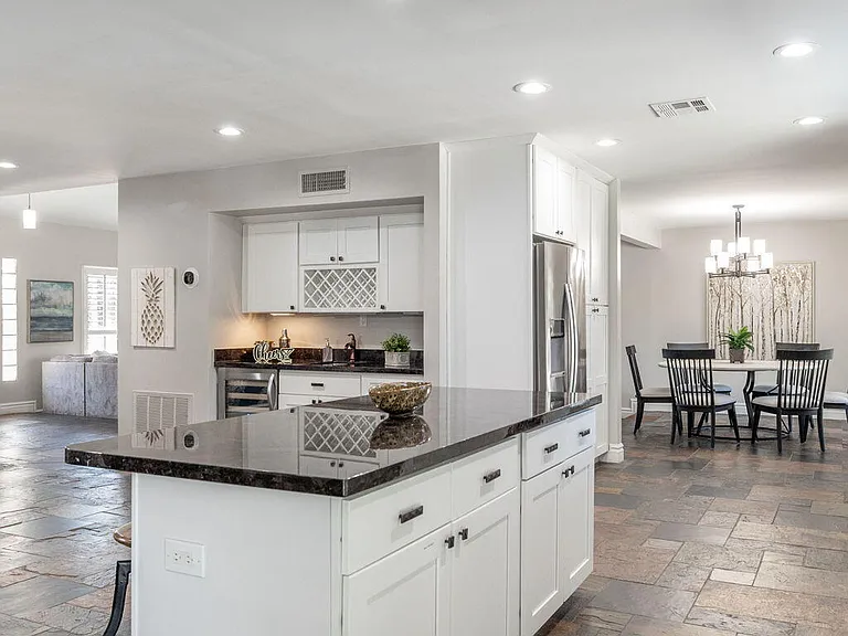 5948 E Corrine Dr — Photo 17