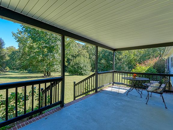 2nd image of 637 Ranch Rd