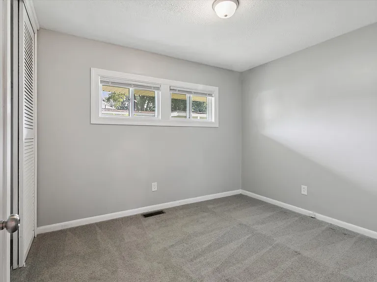 72 Ferguson Ln — Photo 27