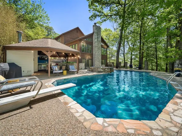 2208 Ridgley Woods Dr, Chesterfield, MO 63005