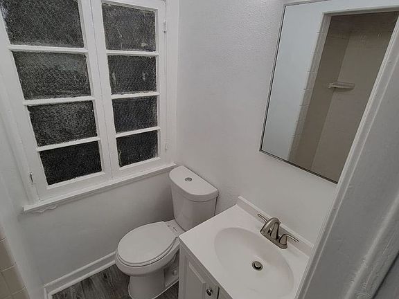 4th image of 1842 Workman St #8