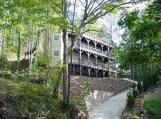 29 Blue Briar Rd, Asheville, NC 28804