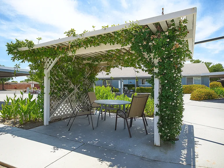 351 N Kirby St #2 — Photo 8