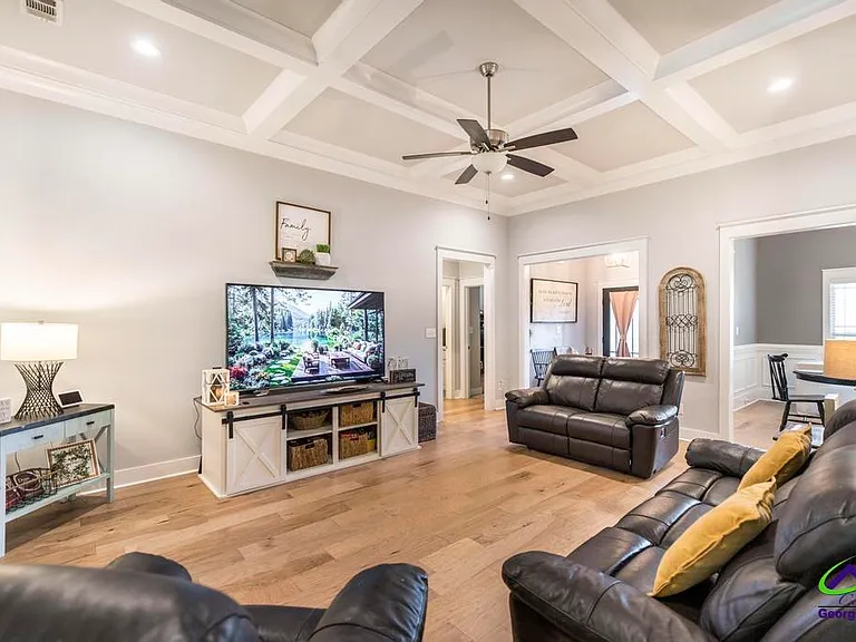306 Rustic Live Oak Trl — Photo 11