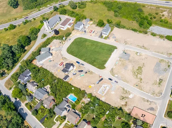 405 Wellington St, Kingston, ON K7K 2Y8